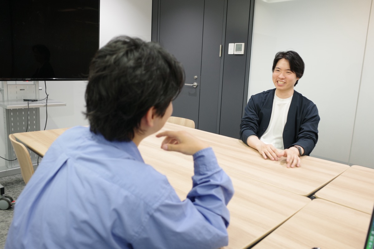 インタビューの様子